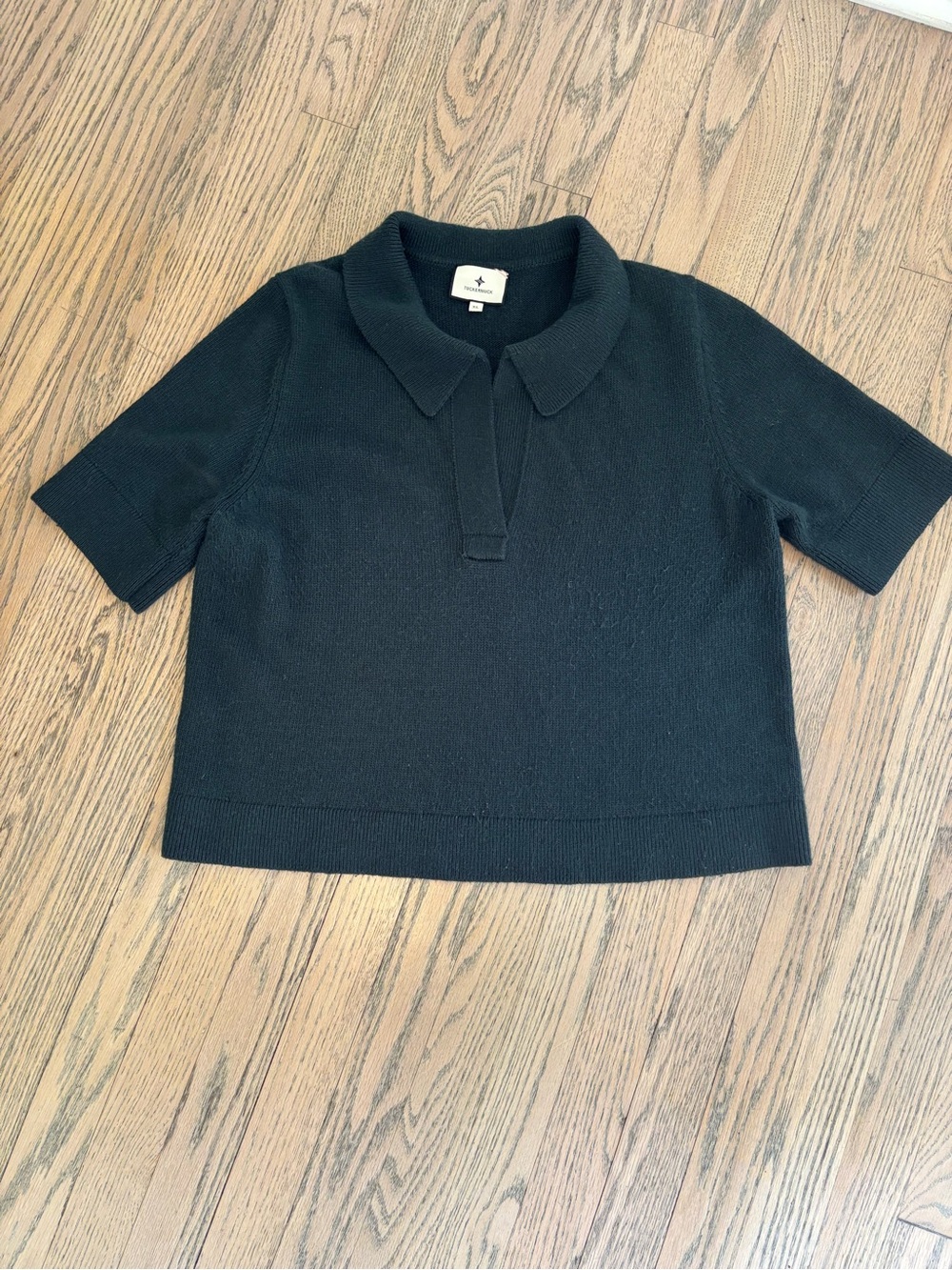 Tuckernuck dark green Short-Sleeve V-Neck Sweater top